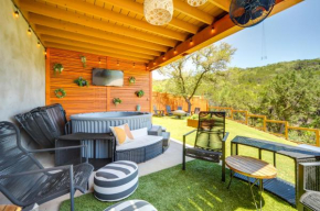 Family-Friendly Canyon Lake Rental with Hot Tub!